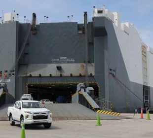 Puerto de Lázaro Cárdenas inicia importación de vehículos Mitsubishi