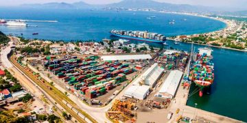 Movimiento de carga en Puerto de Manzanillo cae 8,2% a junio