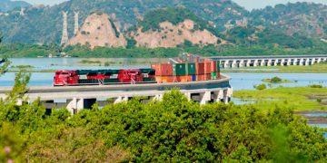Puerto de Manzanillo, México: Ferromex busca captar a fines de 2021 el 45% de la movilización de contenedores
