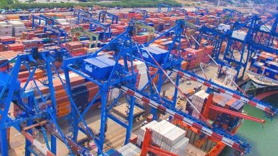 Saturado de contenedores el puerto de Manzanillo